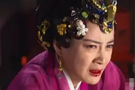 小伙做梦吃猪蹄 啃烂自己手图片