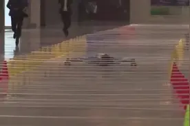 一字马轮滑就厉害了，吉利斯世界记录视频封面