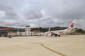 云南澜沧景迈机场正式通航 昆明到澜沧只需50分钟图片