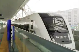 高铁与地铁哪个更快？成都犀浦站两车同站竞速视频封面