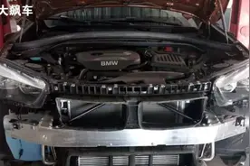 1毫米！宝马后防撞梁薄如纸片，还不如日本车！视频封面