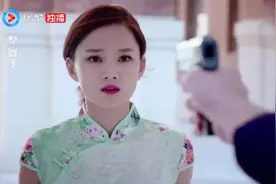 女演员演戏被枪击中倒地不起，逼真演技让众人感叹，不料竟是真枪