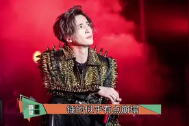 薛之谦和妻子高磊鑫同现身，急着去买奶粉薛之谦匆忙下翻栏杆视频封面