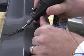 给力的胶水，汽车塑料件撞裂了，用这胶连上再打磨，完好如新