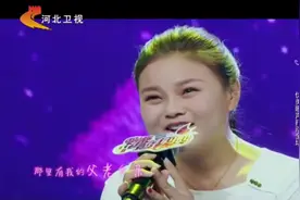 姚燕26岁就是两个孩子的妈妈，一首《父老乡亲》优美歌声打动全场视频封面