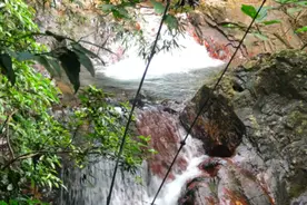 实拍广西防城港扶隆沟，一面溪流一面瀑布，天然大氧吧，好玩得很
