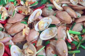 饭店花甲为什么无泥沙？烹饪技巧曝光，方法其实很简单