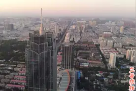 航拍河北保定第一高楼，万博大厦高258米差点炸机视频封面