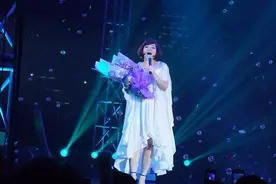 一曲陈瑞《问百度》我们从开始到结束，也许遇见就是错误