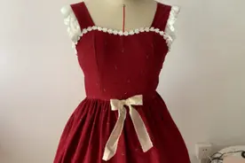 用了十米花边，我把一块破布变成甜美Lolita裙子