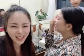 美女第一次变魔术非常成功，但是姐姐为什么却流起了眼泪，来看看