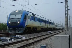 繁忙的蚌埠站DF11G牵引K491济南到昆明出站遇到SS9G