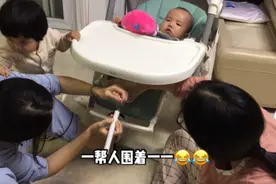 七个月宝宝有点流鼻涕，不想吃药，学医阿姨找对穴位用艾条熏下