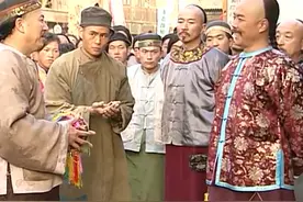 影视：杜老爷正嫌弃乞丐大叔在他耳边说了句话他立马认乞丐当女婿视频封面