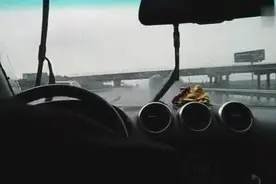 比亚迪S7高速遇暴雨，这静音效果真好！