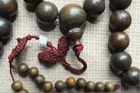 喜爱绿檀佛珠的你，可以一眼鉴别出真假绿檀吗？图片