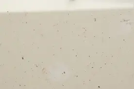 车开久了车漆难免生锈，这里有一款很实用的铁粉除锈剂分享给大家