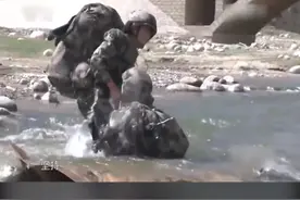 #我和我的祖国 #忠诚卫士 兵哥的日常，10公里负重武装越野！千锤百炼，淬火成钢！（军事纪实）视频封面