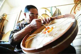 一面鼓他研究54年，七旬老人刘国禄让萨满鼓敲出百变神韵图片