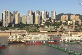 朝天门——重庆公路“零公里”点标志