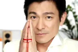 华语乐坛歌曲串烧大对比，还是经典老歌好听，现在的新歌太难听了