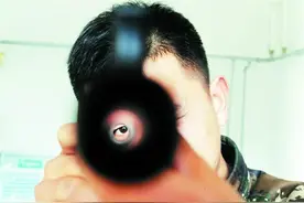 40秒蒙眼拆装枪王 不是"蒙"的图片