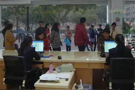 福建永春出入境延时服务应对节后办证高峰图片