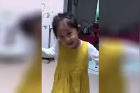 爸爸不开心，姑娘居然用这种方式哄他视频封面