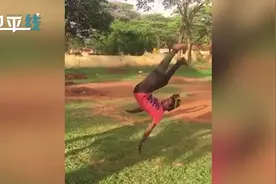 为成网红印度男子逞能表演后空翻 发力不够头着地直接被送医视频封面