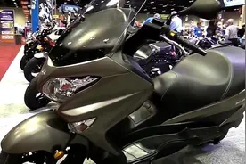 铃木发布2017款小汉堡人BURGMAN 200踏板车视频封面