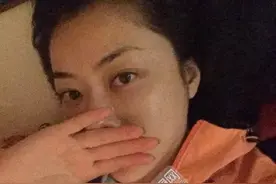 熊黛林深夜晒自拍 五天没刷牙洗澡被赞依旧香气扑鼻图片