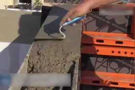 在水泥墙里加这种材料，牢固程度提升几十倍！