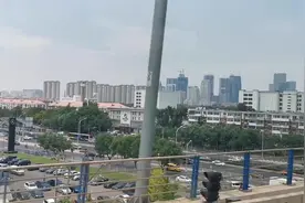 坐高铁从济南到北京，欣赏下沿途美景和城市建设视频封面