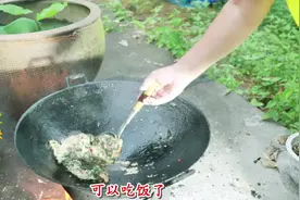 紫苏最过瘾的土吃法，农村妹子简单一做，哥哥吃后妙夸香视频封面