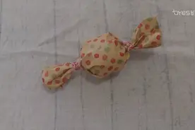 3分钟教你3种简单的礼物包装法，好看又大方，把你满满的心意也装进里面去！