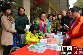 轮椅上的“文学梦”图片