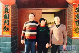 "裸捐"保安马勇的温暖春节图片