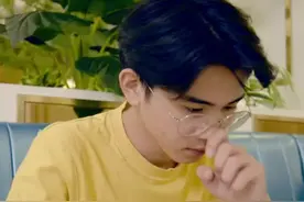 别高估孩子的安全意识，关闭微信“允许陌生人查看十条朋友圈”，可屏蔽附近和微信群人