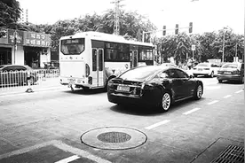 海口街头现绿色车牌 交警：为新能源汽车特殊号牌图片