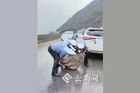 丽宁公路6月30日发生两次塌方 想去泸沽湖忍忍吧图片