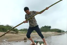 全网最硬核清道夫吃法，用铁线捆绑好后，裹上“水泥”！#看见夏日生活 