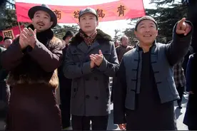 《青岛往事》将播 看山东卫视抢黄渤送出的礼物图片