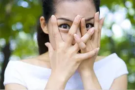 人家都用手，你非得要用口图片