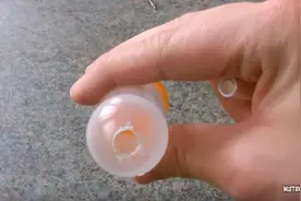 国外男子用破旧零件制作高科技，看到成品时让人眼前一亮图片