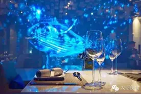 狂拽炫酷全息影像餐厅，和海洋动物一起吃饭图片