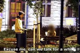 摩托家／外国小哥去街头搭讪姑娘被拒之后，论机车和装备的重要性图片