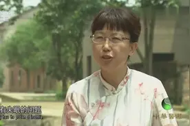 失眠的老人是因为阳气不足，常用艾叶泡脚有好处，能够温补阳气