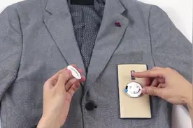 准备一个防盗锁吧 把手机锁到口袋里，看谁还能偷走我的手机！