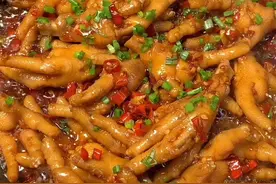 这样做的鸡爪子超级好吃，能告诉我你爱吃吗，一定要试着做下，每天更新家常美食，记得关注我#77抖音嗨吃节