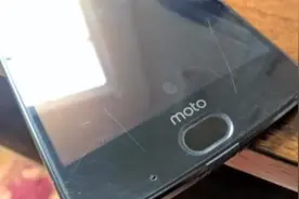 Moto Z2 Force屏幕太脆弱，指甲一划就花了，官方这样回应图片